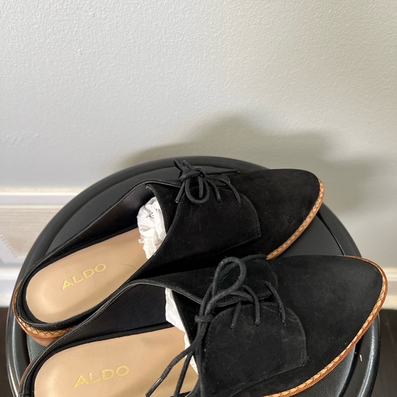 Shoes - Picture 4 of 4